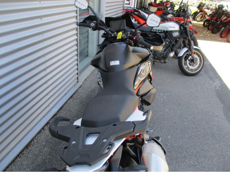 KTM 890 SMT 2024 TECH PACK à partir de 214€/mois*