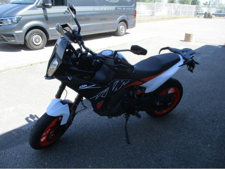 KTM 890 SMT 2024 TECH PACK à partir de 214€/mois*