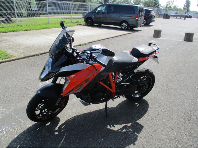 KTM 1290 SUPER DUKE GT 2016 à partir de 168€/mois*