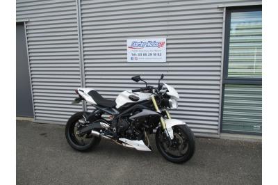 TRIUMPH STREET TRIPLE 675