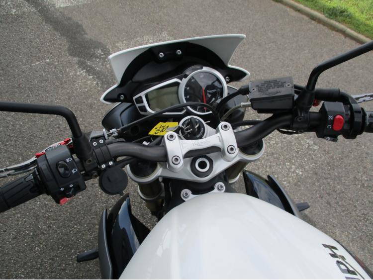 TRIUMPH STREET TRIPLE 675 2015 * Financement possible *