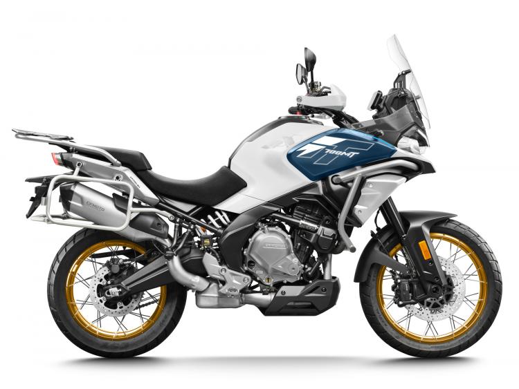 CF MOTO 700 MT 2025